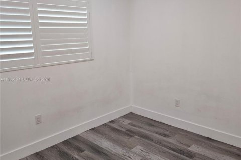 House in Miramar, Florida 4 bedrooms, 182.18 sq.m. № 2064379 - photo 3