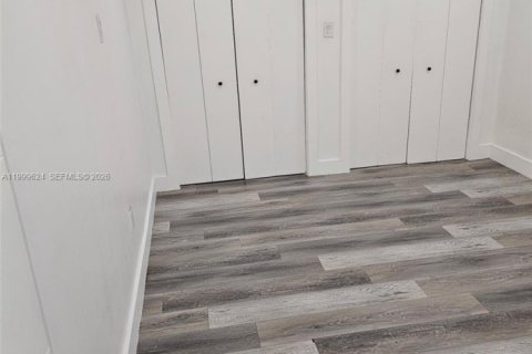 House in Miramar, Florida 4 bedrooms, 182.18 sq.m. № 2064379 - photo 5