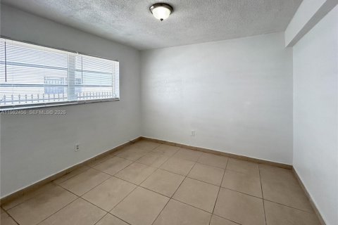 Снять в аренду квартиру в Майами, Флорида 2 спальни, 75.25м2, № 2045275 - фото 5