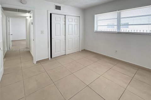 Снять в аренду квартиру в Майами, Флорида 2 спальни, 75.25м2, № 2045275 - фото 8