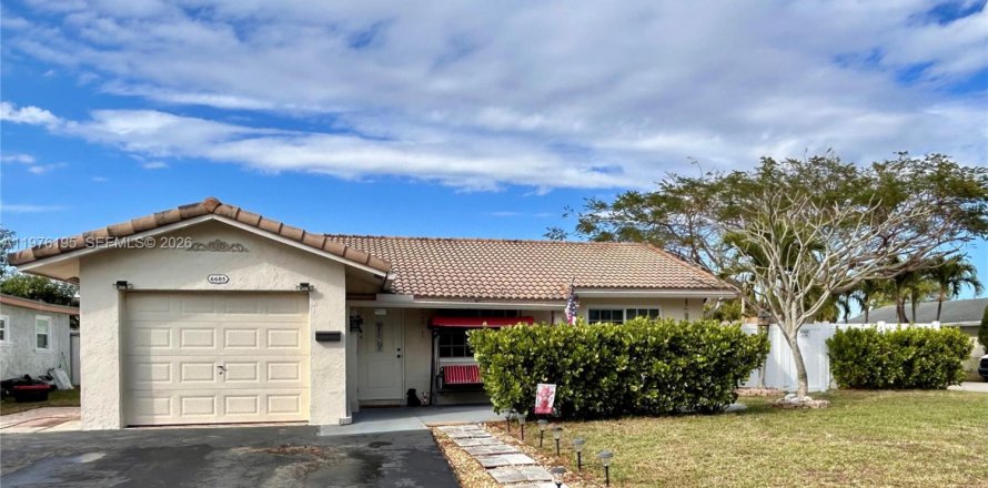 Дом в Тамарак, Флорида 3 спальни, 144.74м2 № 2040900