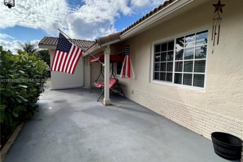 Купить виллу или дом в Тамарак, Флорида 3 спальни, 144.74м2, № 2040900 - фото 6