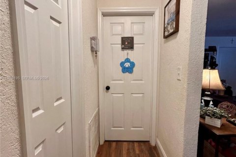 Купить виллу или дом в Тамарак, Флорида 3 спальни, 144.74м2, № 2040900 - фото 25