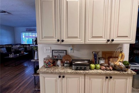 Купить виллу или дом в Тамарак, Флорида 3 спальни, 144.74м2, № 2040900 - фото 14