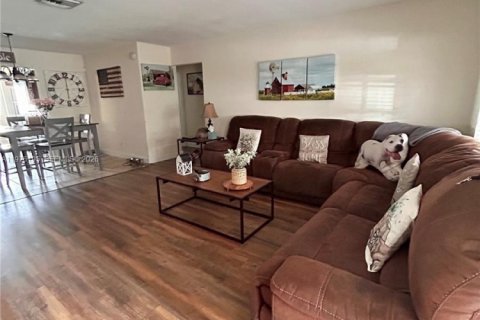 Купить виллу или дом в Тамарак, Флорида 3 спальни, 144.74м2, № 2040900 - фото 9