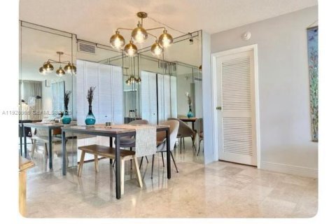 Condo in Sunny Isles Beach, Florida, 2 bedrooms  № 1985938 - photo 5