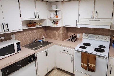 Condo in Sunny Isles Beach, Florida, 2 bedrooms  № 1985938 - photo 10