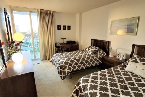 Condo in Sunny Isles Beach, Florida, 2 bedrooms  № 1985938 - photo 19