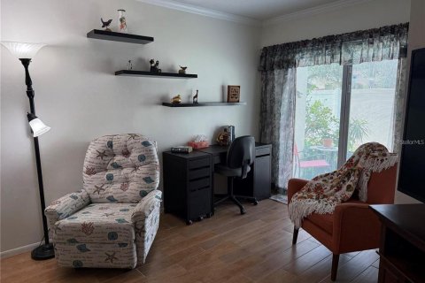 Condo in Largo, Florida, 2 bedrooms № 2105482 - photo 19