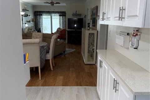 Condo in Largo, Florida, 2 bedrooms № 2105482 - photo 3