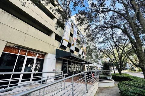 Condo in Orlando, Florida, 2 bedrooms  № 1719927 - photo 9