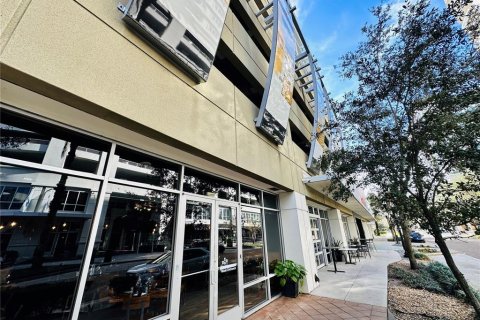 Condo in Orlando, Florida, 2 bedrooms  № 1719927 - photo 10