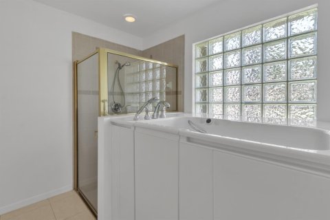 House in Boynton Beach, Florida 3 bedrooms, 147.99 sq.m. № 2191635 - photo 18