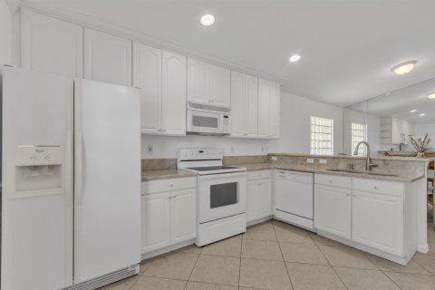 House in Boynton Beach, Florida 3 bedrooms, 147.99 sq.m. № 2191635 - photo 12