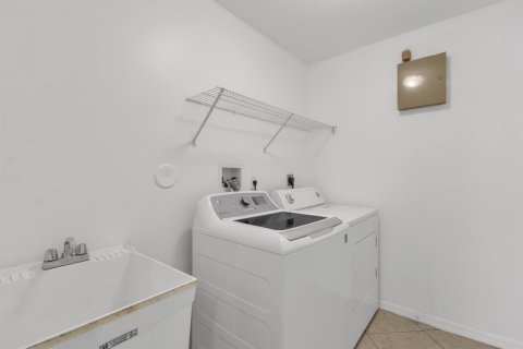House in Boynton Beach, Florida 3 bedrooms, 147.99 sq.m. № 2191635 - photo 23