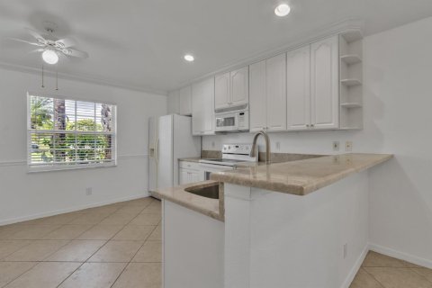 House in Boynton Beach, Florida 3 bedrooms, 147.99 sq.m. № 2191635 - photo 13