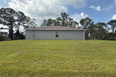 House in North Port, Florida 4 bedrooms, 166.85 sq.m. № 2231567 - photo 13