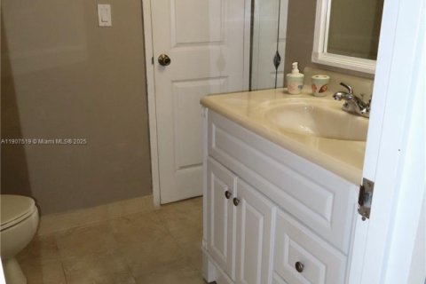 Condominio en alquiler en Miami Beach, Florida, 1 dormitorio, 76.55 m2 № 2012545 - foto 15