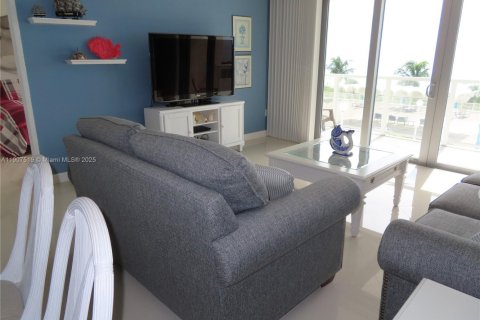 Condominio en alquiler en Miami Beach, Florida, 1 dormitorio, 76.55 m2 № 2012545 - foto 7
