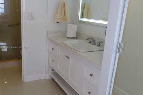 Condominio en alquiler en Miami Beach, Florida, 1 dormitorio, 76.55 m2 № 2012545 - foto 14