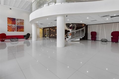 Condominio en alquiler en Miami Beach, Florida, 1 dormitorio, 76.55 m2 № 2012545 - foto 26