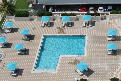 Condominio en alquiler en Miami Beach, Florida, 1 dormitorio, 76.55 m2 № 2012545 - foto 27