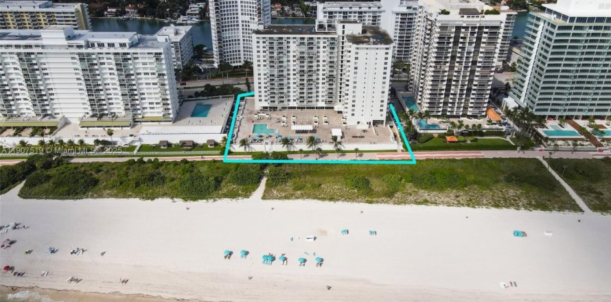 Condominio en Miami Beach, Florida, 1 dormitorio  № 2012545