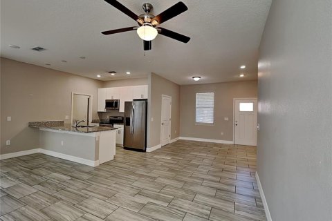 Casa en alquiler en Kissimmee, Florida, 3 dormitorios, 130.06 m2 № 1843866 - foto 2