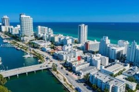 Condo in Miami Beach, Florida  № 1783726 - photo 24