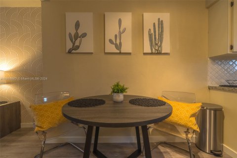 Condo in Miami Beach, Florida  № 1783726 - photo 4