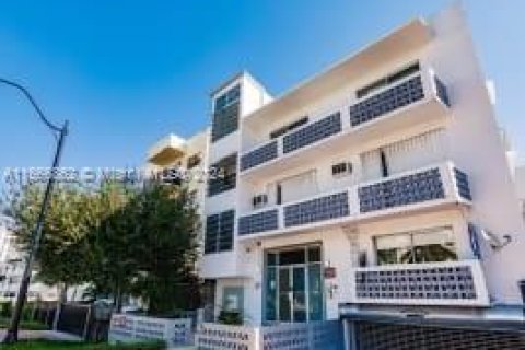 Condo in Miami Beach, Florida  № 1783726 - photo 25