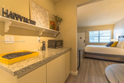 Condo in Miami Beach, Florida  № 1783726 - photo 19