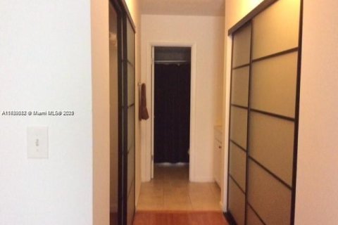 Condominio en venta en Sunny Isles Beach, Florida, 1 dormitorio, 92.9 m2 № 2057622 - foto 7