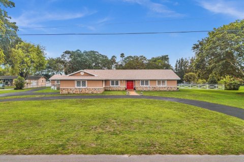 Купить виллу или дом в Дейви, Флорида 7 спален, 410.07м2, № 1977751 - фото 3