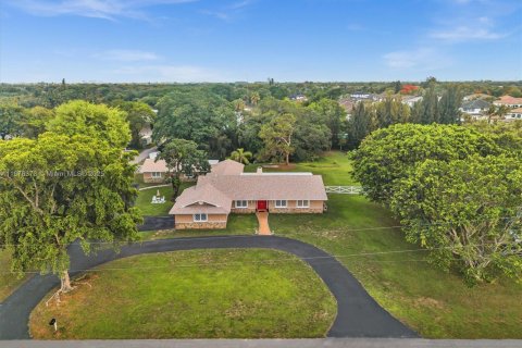 Купить виллу или дом в Дейви, Флорида 7 спален, 410.07м2, № 1977751 - фото 8