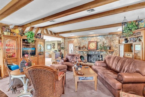 Купить виллу или дом в Дейви, Флорида 7 спален, 410.07м2, № 1977751 - фото 16