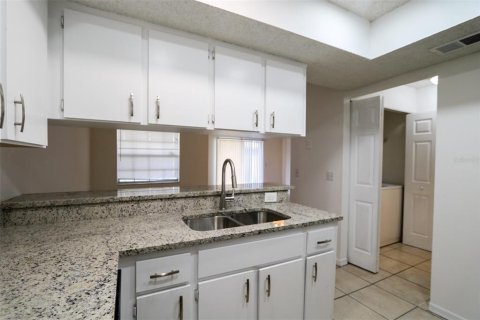 Appartement à louer à Brandon, Floride: 2 chambres, 92.9 m2 № 1886398 - photo 4