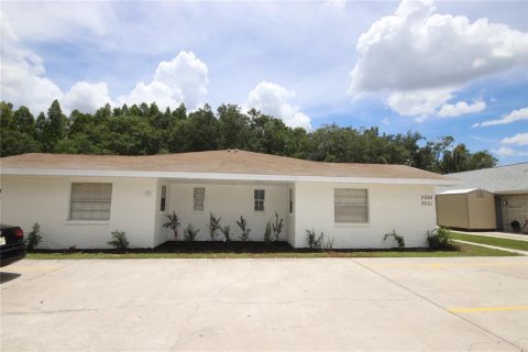 Appartement à louer à Brandon, Floride: 2 chambres, 92.9 m2 № 1886398 - photo 1
