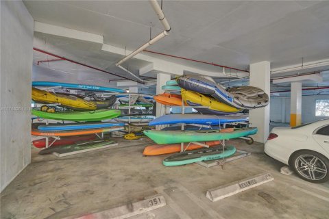 Condo in North Bay Village, Florida, 2 bedrooms  № 1502567 - photo 3