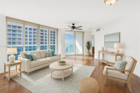Condo in North Bay Village, Florida, 2 bedrooms  № 1502567 - photo 10