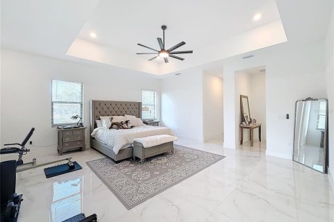 House in Plant City, Florida 4 bedrooms, 462.56 sq.m. № 1534122 - photo 29
