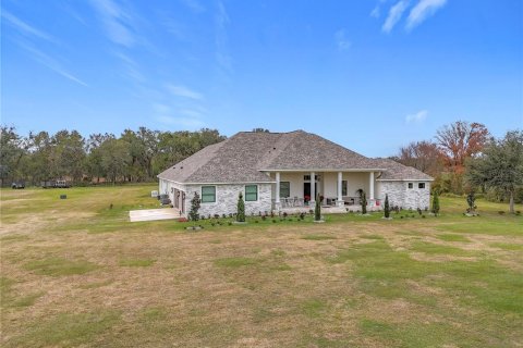 House in Plant City, Florida 4 bedrooms, 462.56 sq.m. № 1534122 - photo 2