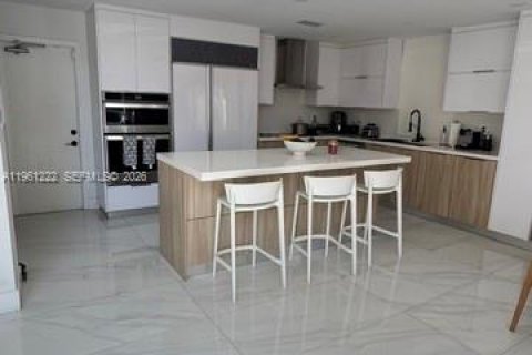 Casa en Doral, Florida 4 dormitorios, 200.11 m2 № 2022141