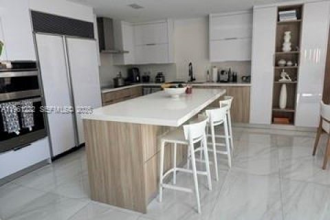 Casa en alquiler en Doral, Florida, 4 dormitorios, 200.11 m2 № 2022141 - foto 2