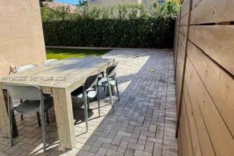 Casa en alquiler en Doral, Florida, 4 dormitorios, 200.11 m2 № 2022141 - foto 13