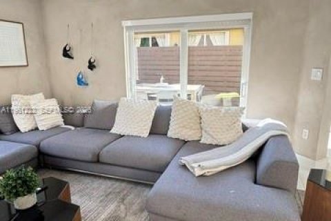 Casa en alquiler en Doral, Florida, 4 dormitorios, 200.11 m2 № 2022141 - foto 7