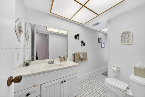 House in Plantation, Florida 4 bedrooms, 169.92 sq.m. № 2062505 - photo 20