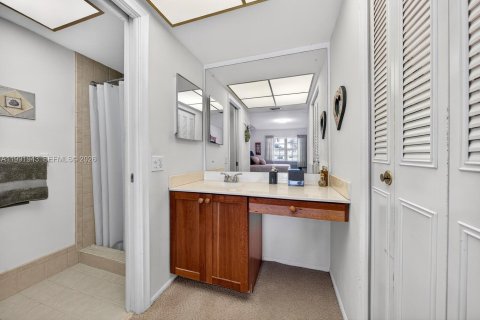 House in Plantation, Florida 4 bedrooms, 169.92 sq.m. № 2062505 - photo 18