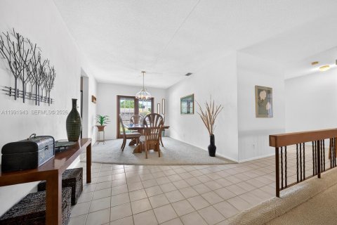 House in Plantation, Florida 4 bedrooms, 169.92 sq.m. № 2062505 - photo 10