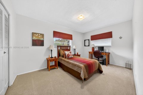 House in Plantation, Florida 4 bedrooms, 169.92 sq.m. № 2062505 - photo 22